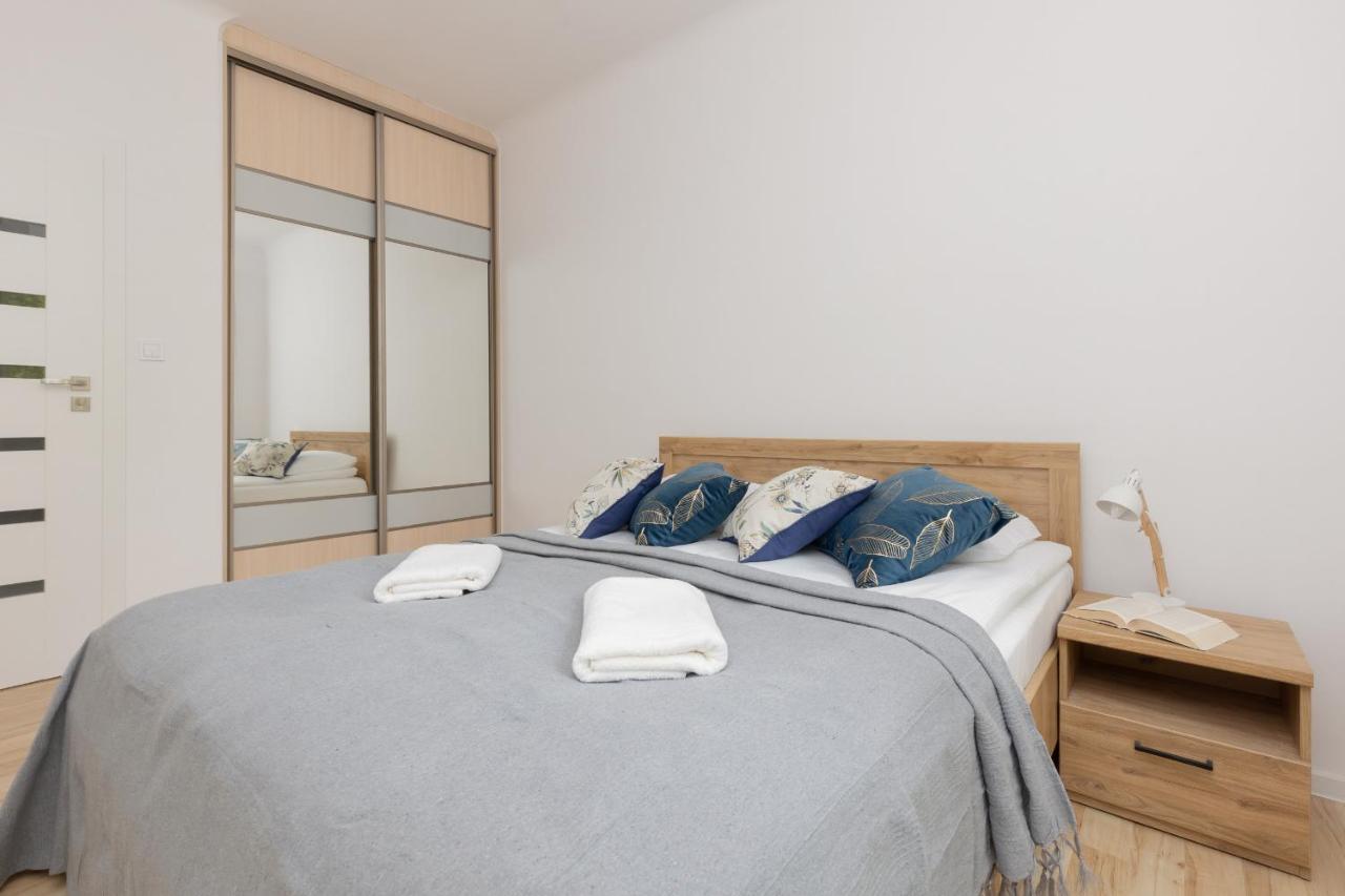 Bright Apartment Wola Near Metro Station By Noclegi Renters 바르샤바 외부 사진