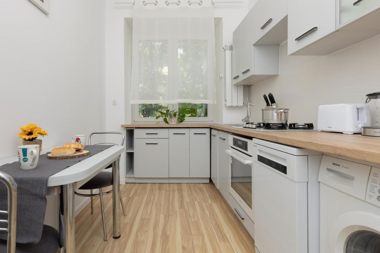 Bright Apartment Wola Near Metro Station By Noclegi Renters 바르샤바 외부 사진